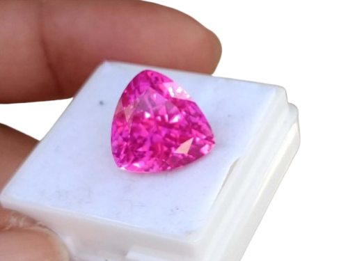 Crystalapis 9.05 Ct Pink Sapphire – AAA Clarity, Trillion Cut, Excellent Grade, Gemstones